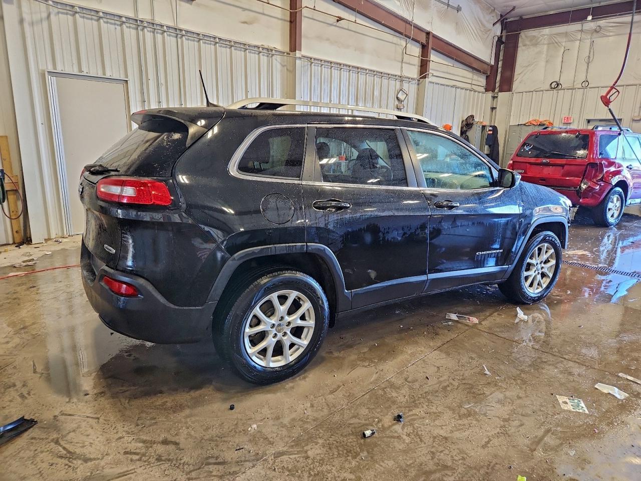 2017 JEEP CHEROKEE LATITUDE photo 3