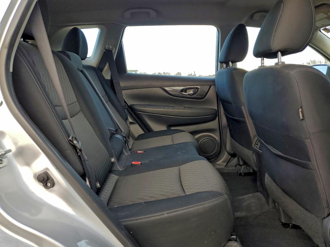 2017 NISSAN ROGUE S photo 31