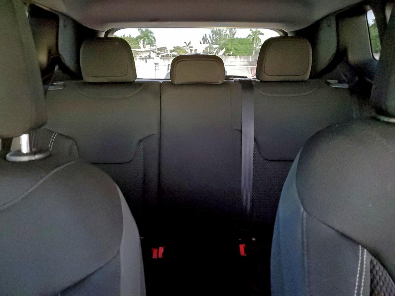 2023 JEEP RENEGADE LATITUDE photo 10