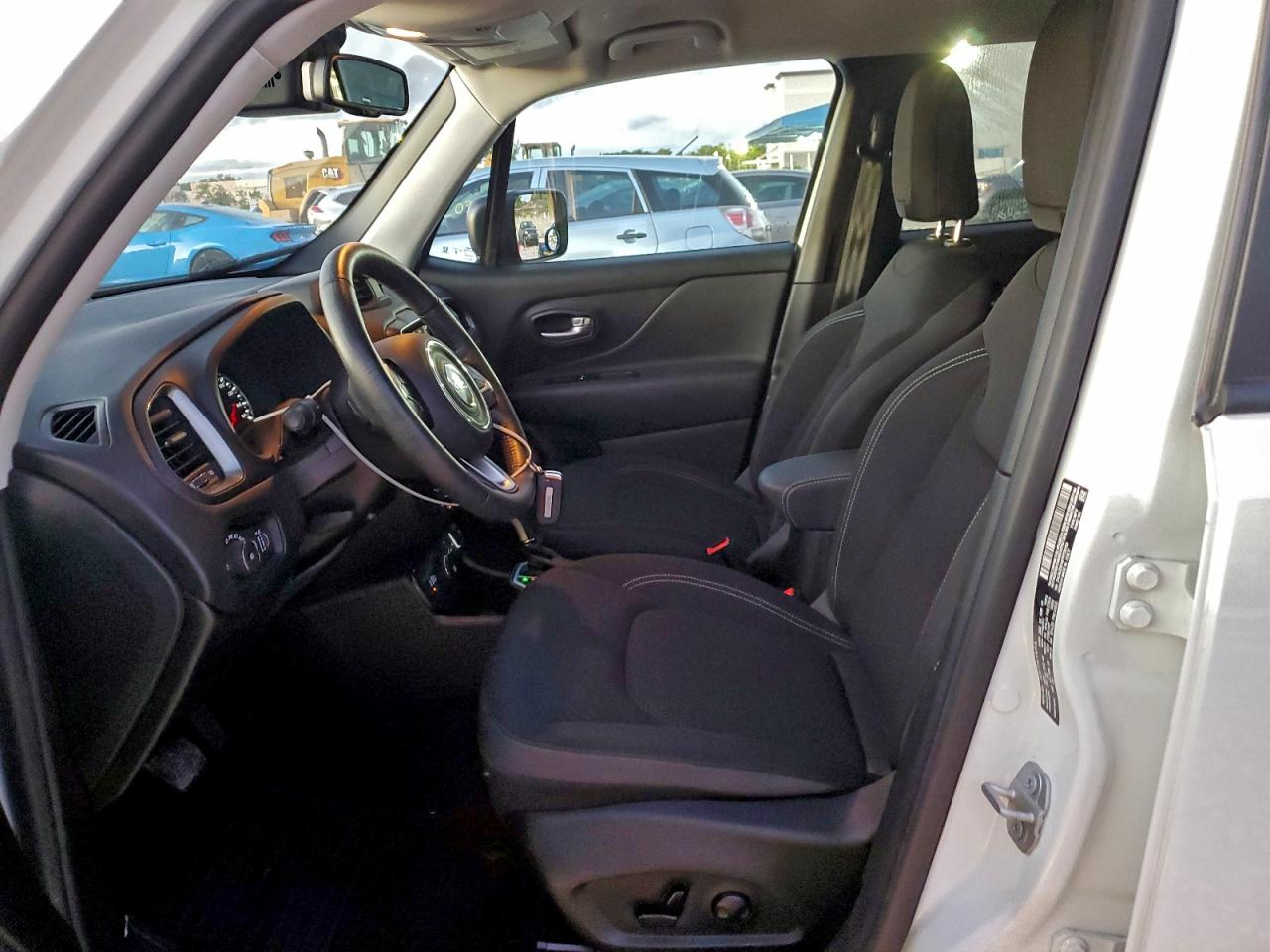 2023 JEEP RENEGADE LATITUDE photo 7
