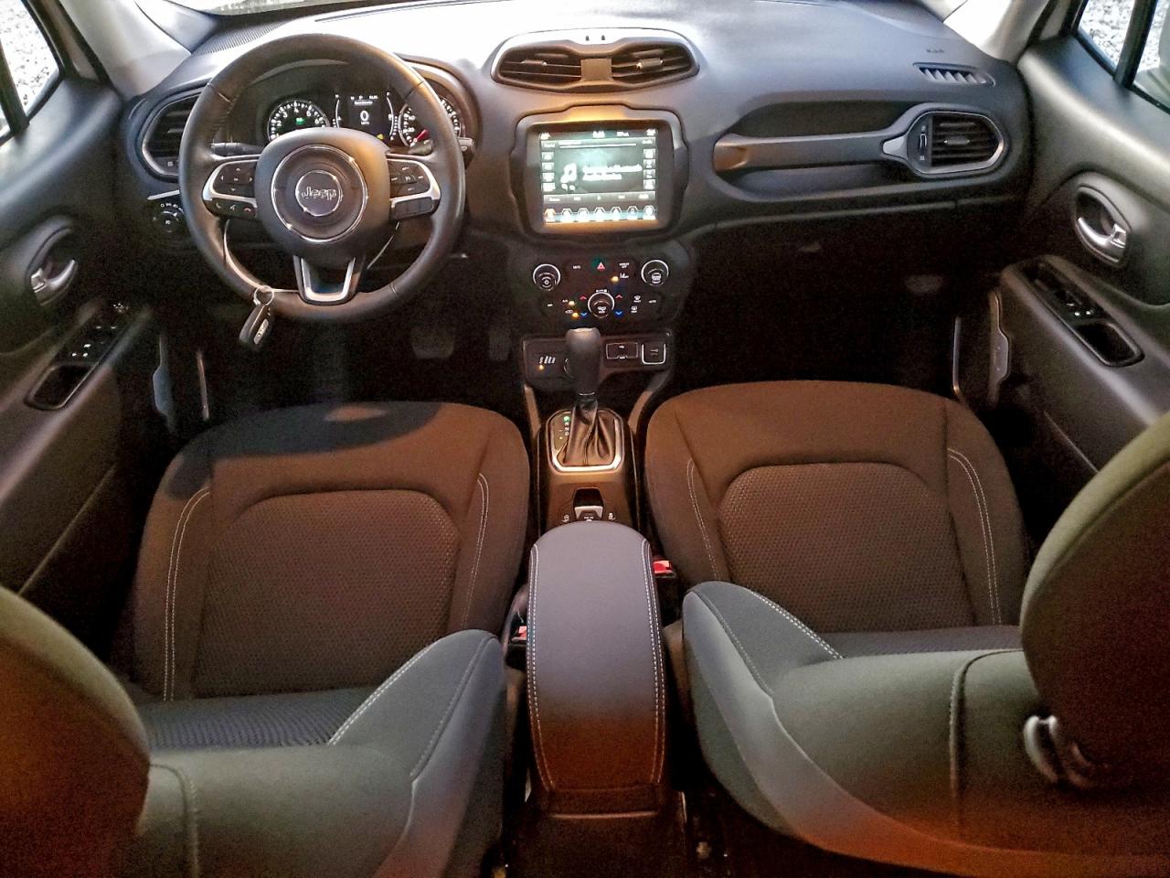 2023 JEEP RENEGADE LATITUDE photo 8