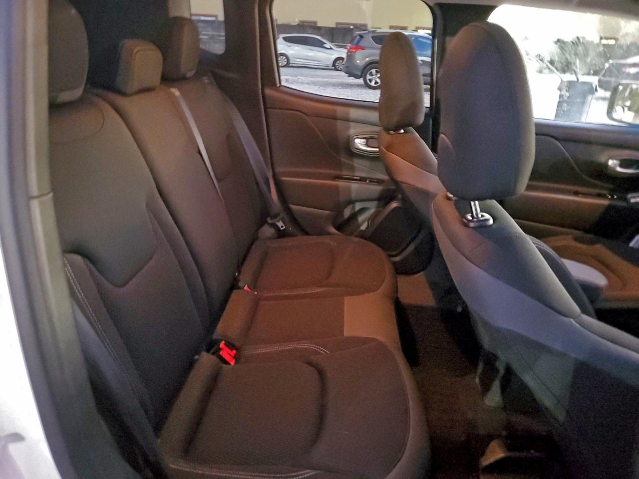 2023 JEEP RENEGADE LATITUDE photo 11