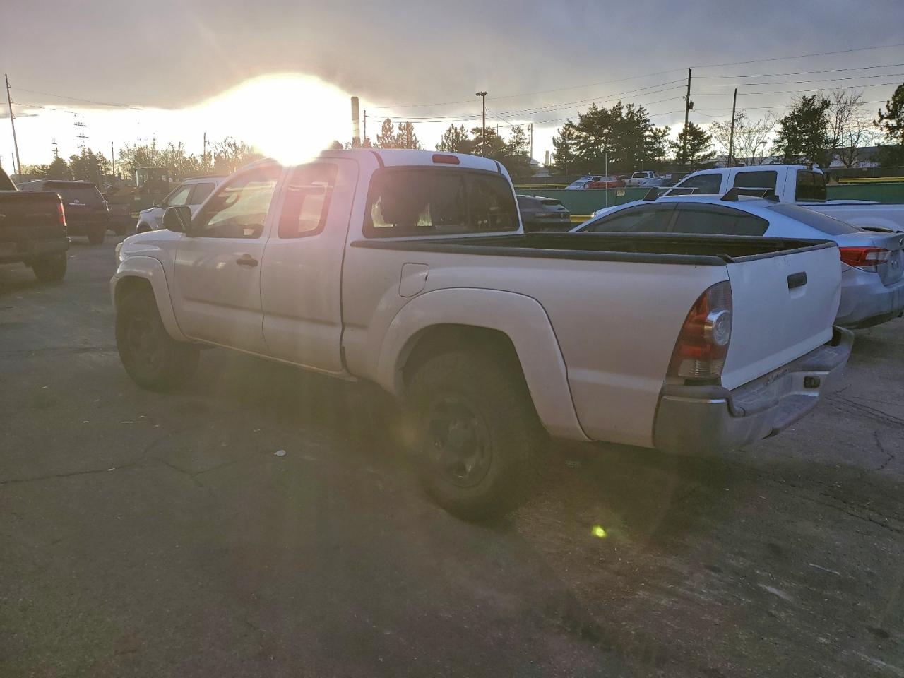 2012 TOYOTA TACOMA photo 4