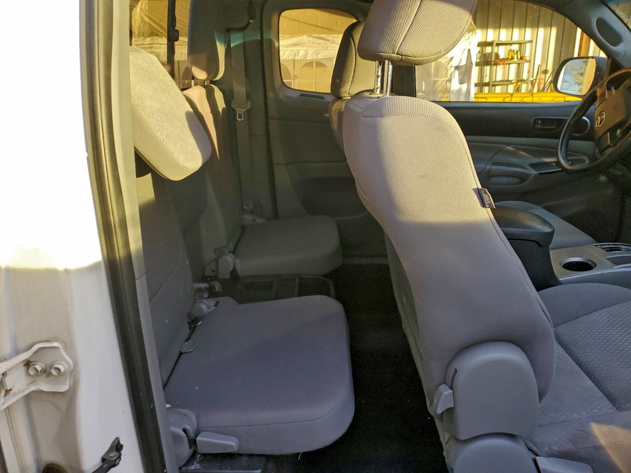 2012 TOYOTA TACOMA photo 28