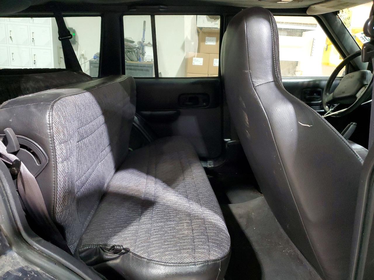 2001 JEEP CHEROKEE SPORT photo 11
