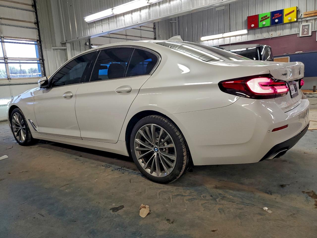 2021 BMW 530 XI photo 2