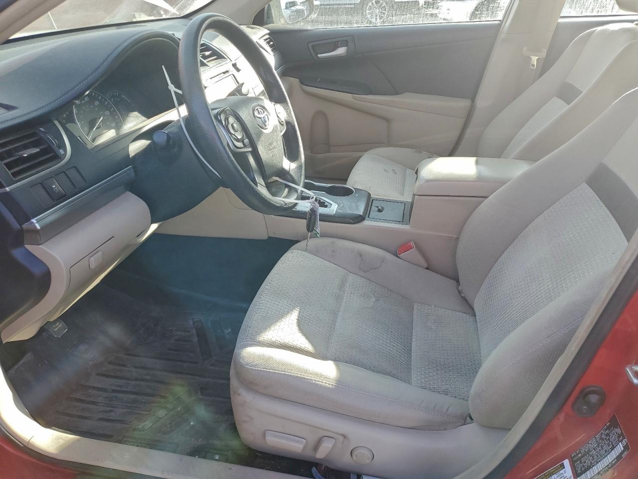 2014 TOYOTA CAMRY L photo 13