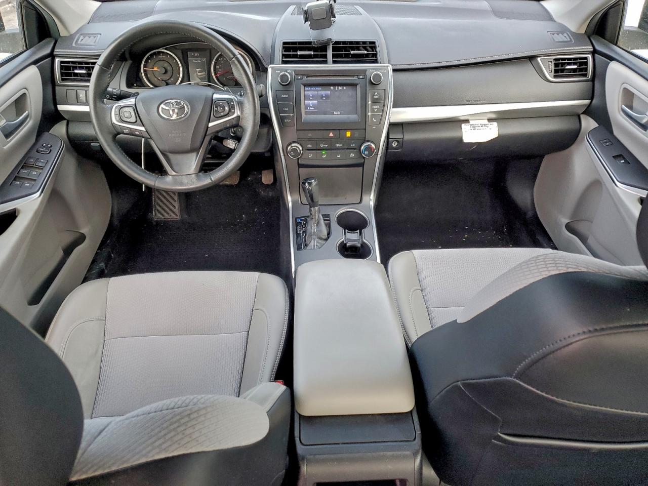 2017 TOYOTA CAMRY LE photo 22