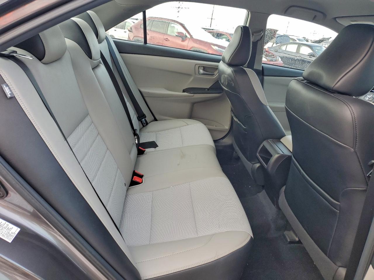 2017 TOYOTA CAMRY LE photo 28