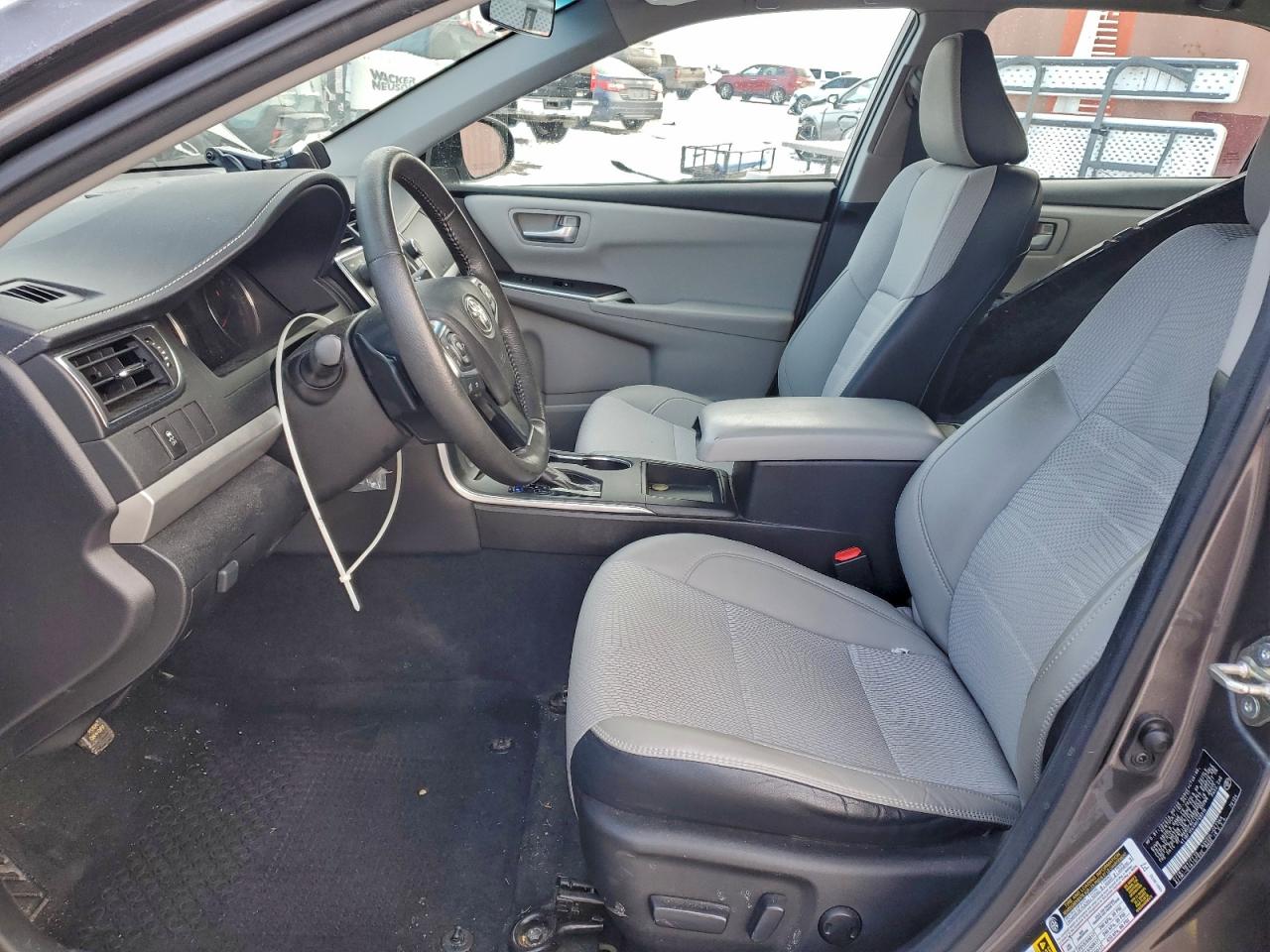 2017 TOYOTA CAMRY LE photo 19