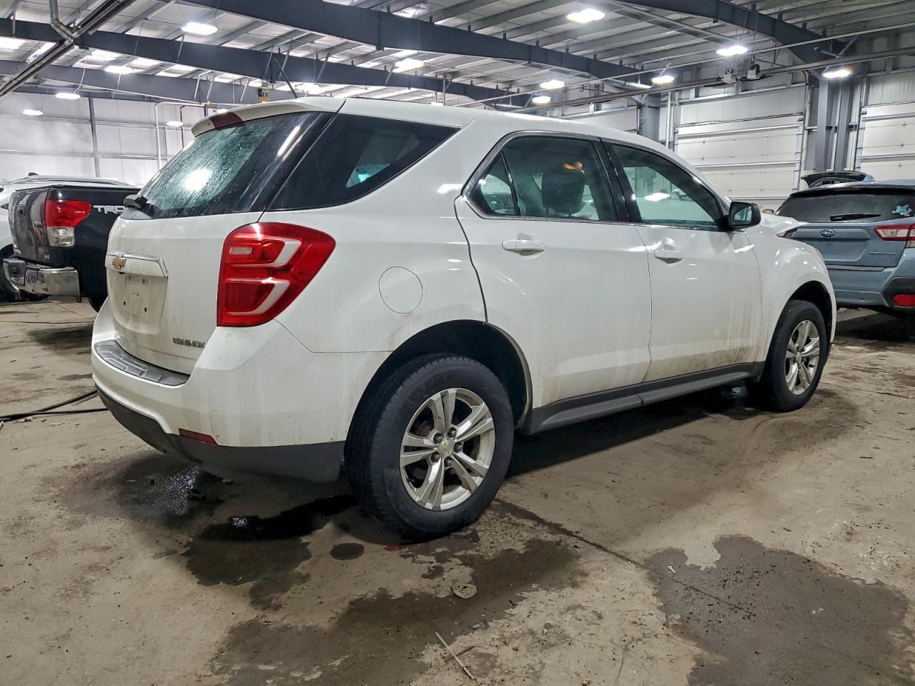 2016 CHEVROLET EQUINOX LS photo 3