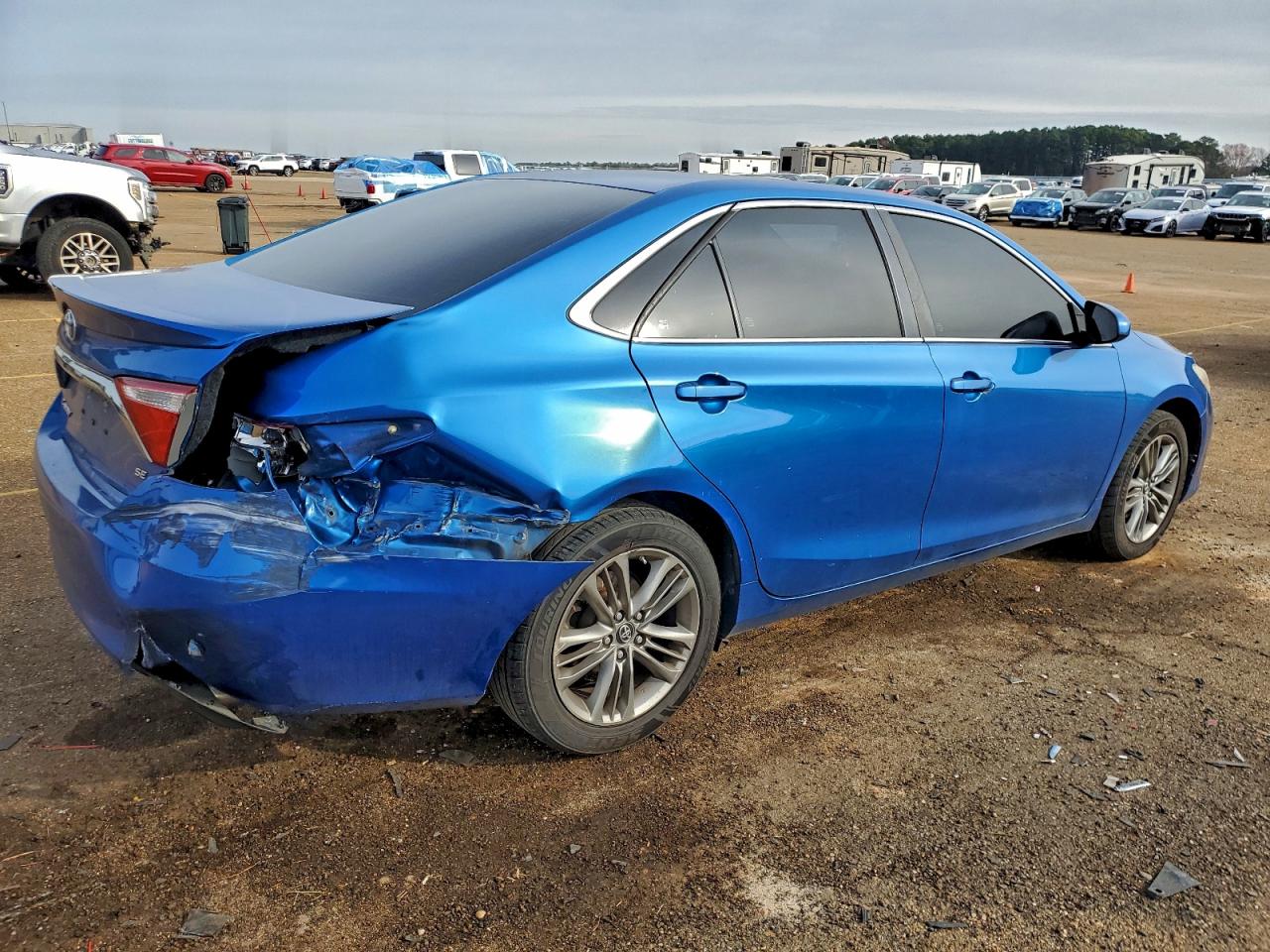 2017 TOYOTA CAMRY LE photo 5