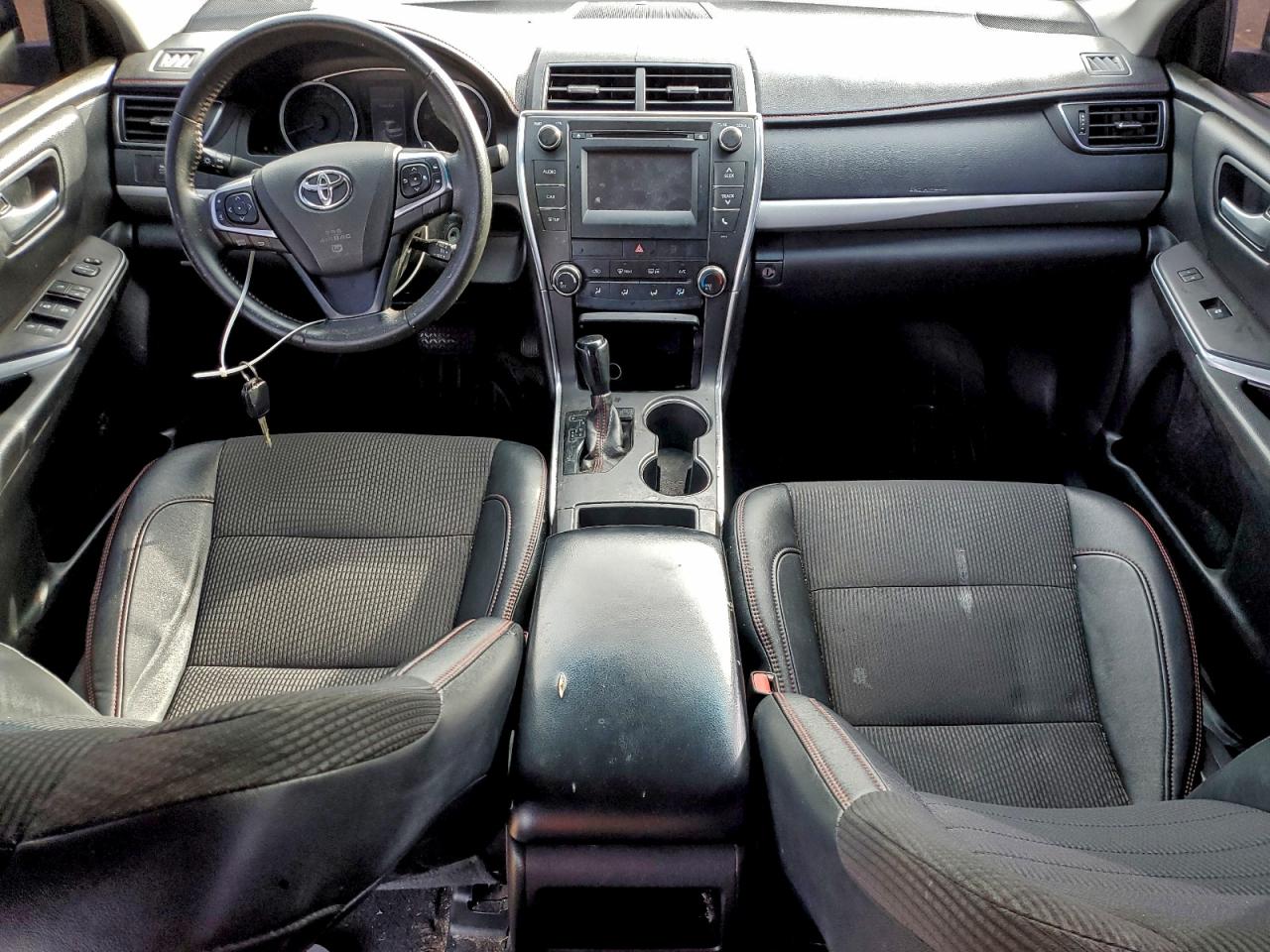 2017 TOYOTA CAMRY LE photo 15