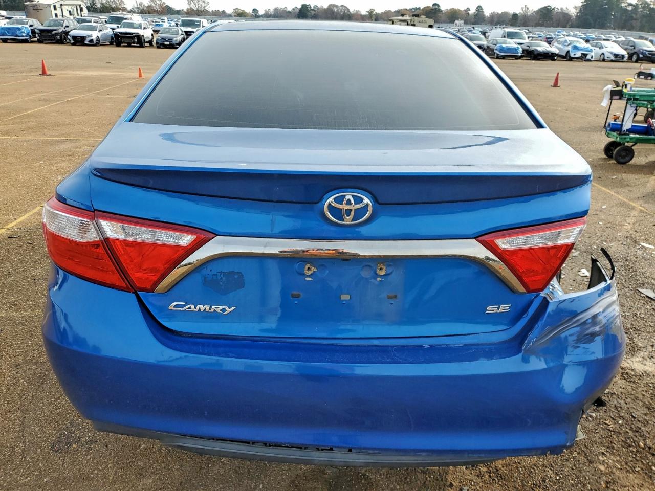 2017 TOYOTA CAMRY LE photo 11