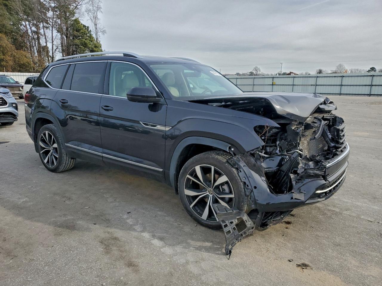 2024 VOLKSWAGEN ATLAS SEL PREMIUM R-LINE photo 7
