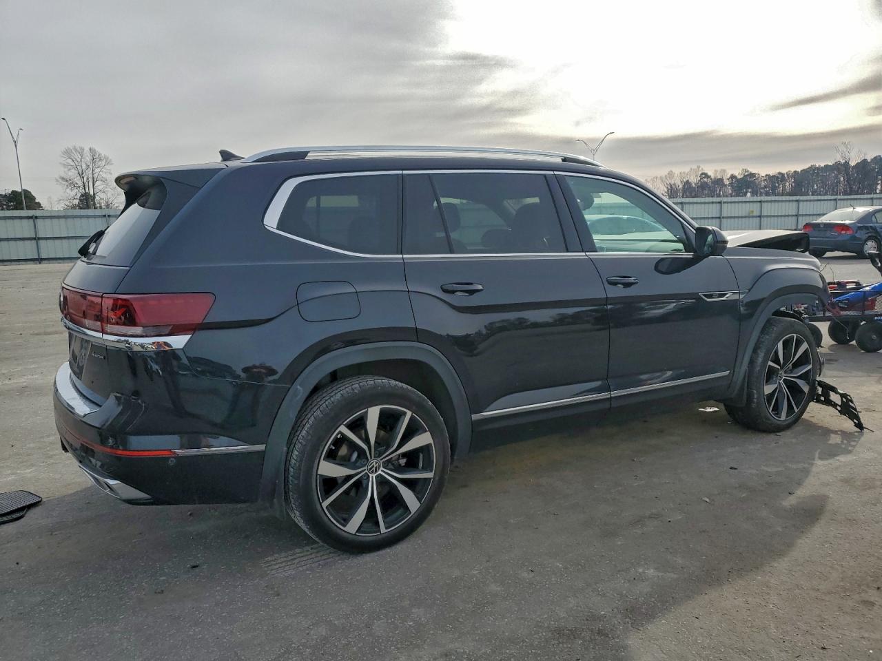 2024 VOLKSWAGEN ATLAS SEL PREMIUM R-LINE photo 5