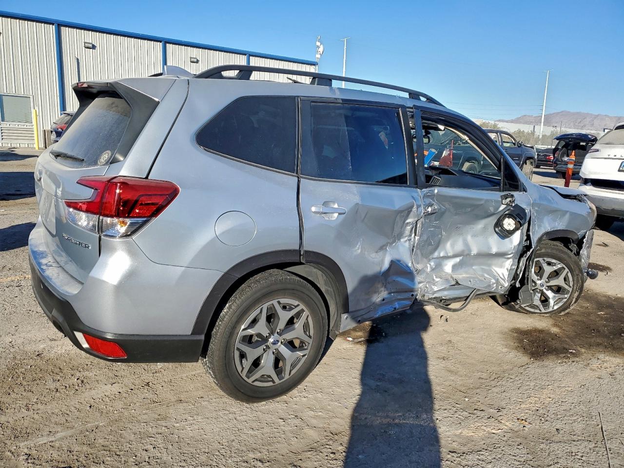 2022 SUBARU FORESTER PREMIUM photo 5