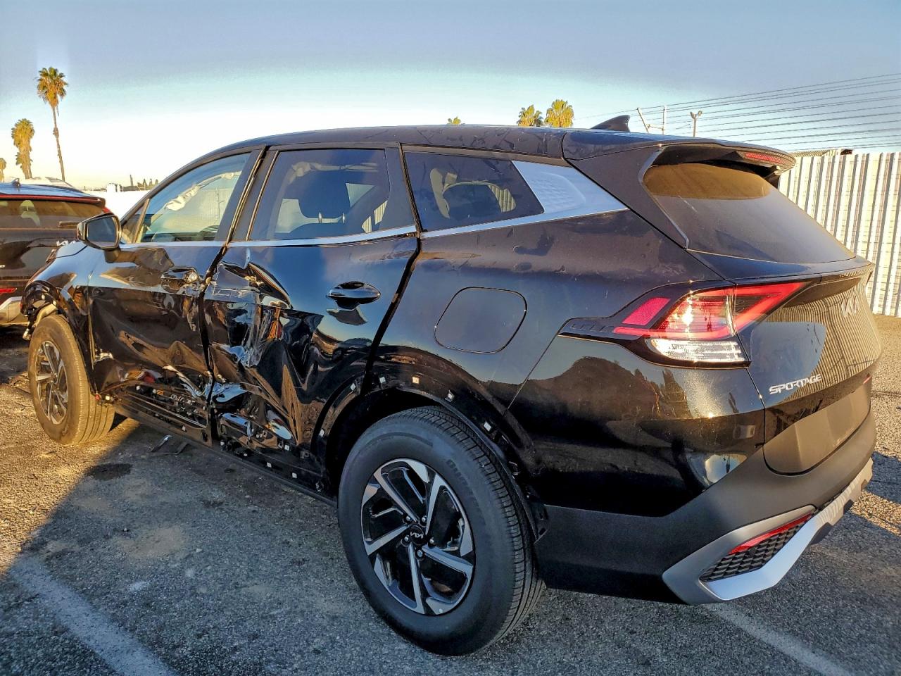 2025 KIA SPORTAGE LX photo 3