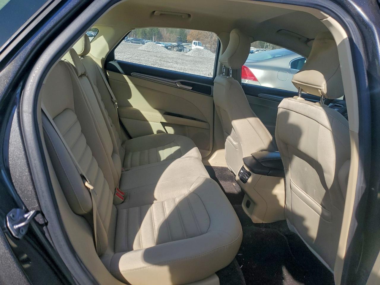 2015 FORD FUSION SE photo 19