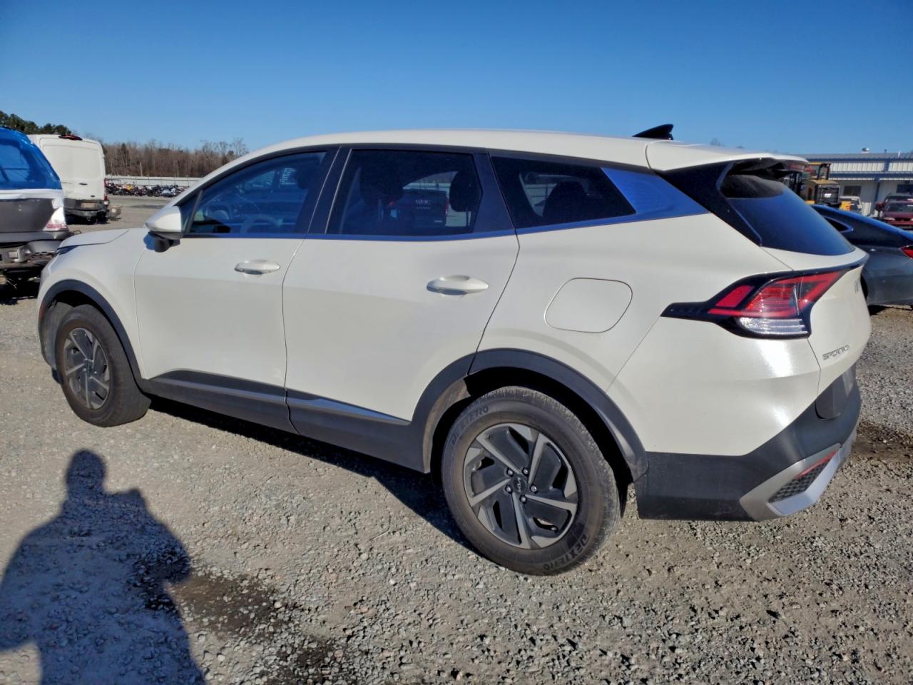 2023 KIA SPORTAGE LX photo 4