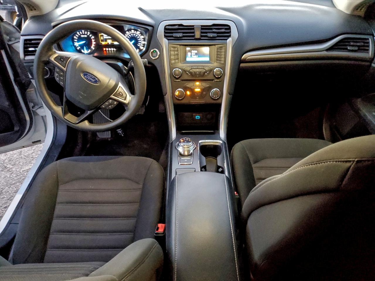 2018 FORD FUSION SE photo 22