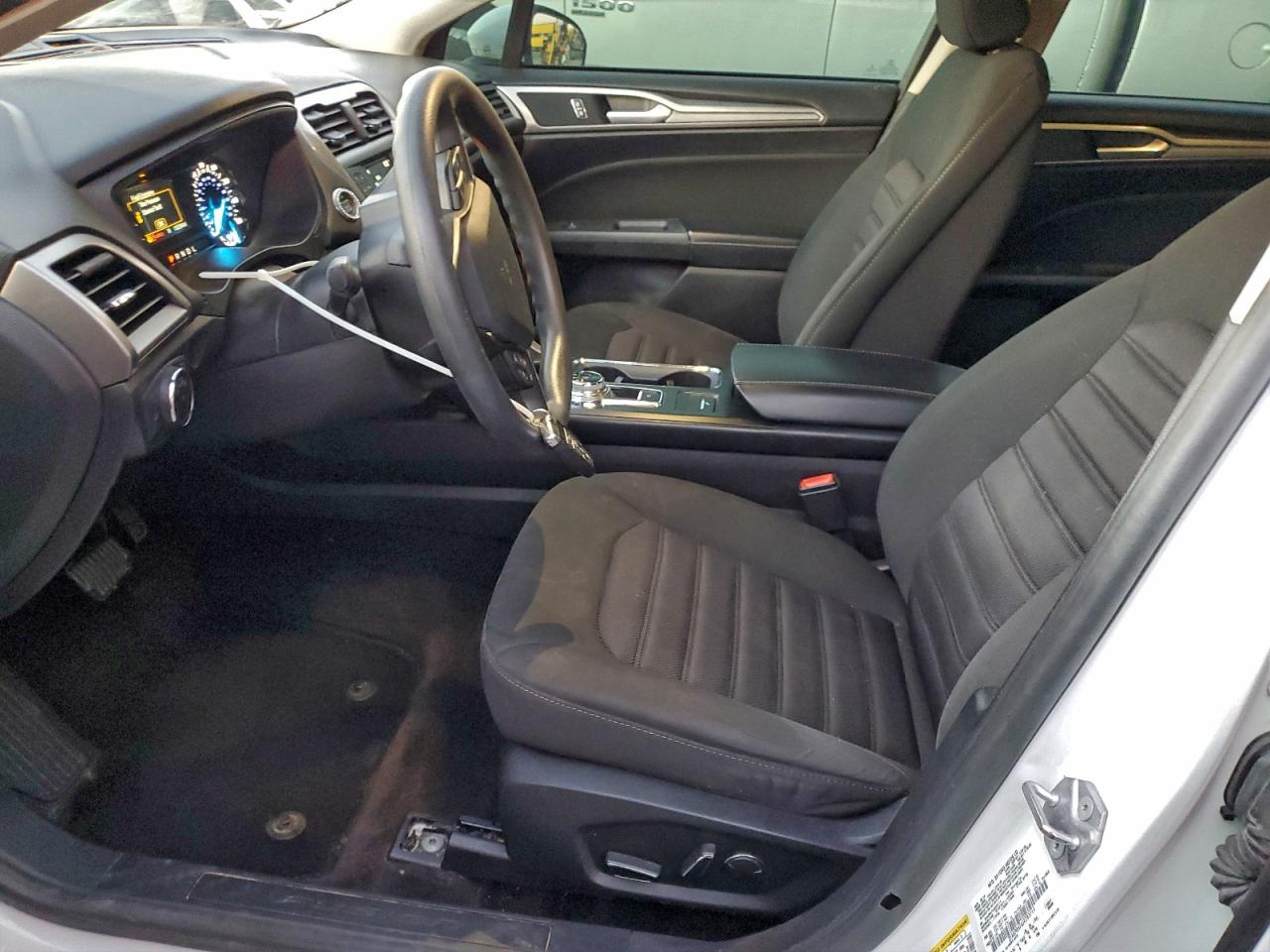 2018 FORD FUSION SE photo 19
