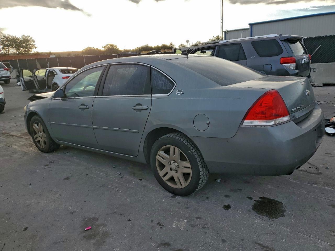 2007 CHEVROLET IMPALA LT photo 2