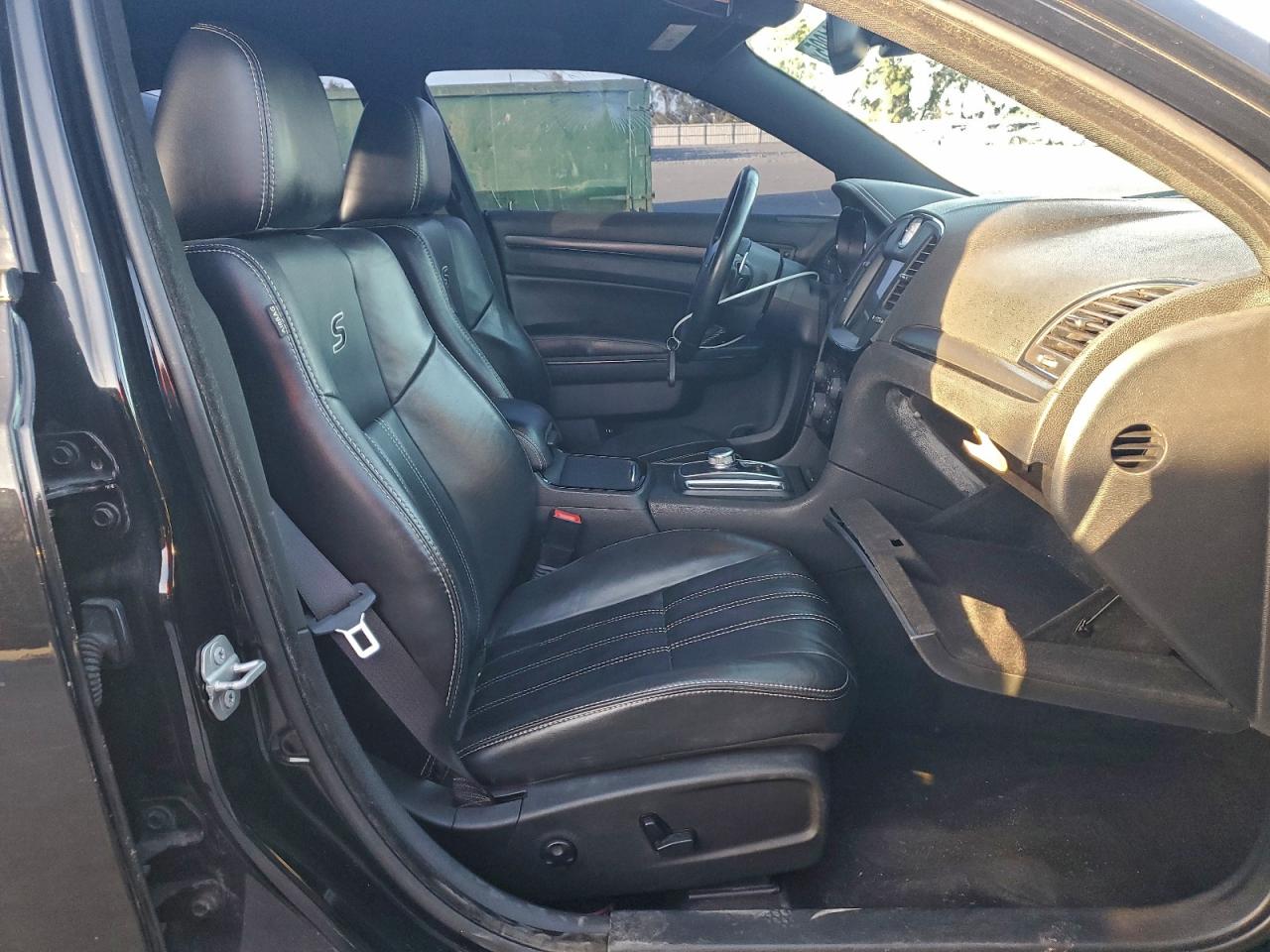 2016 CHRYSLER 300 S photo 7
