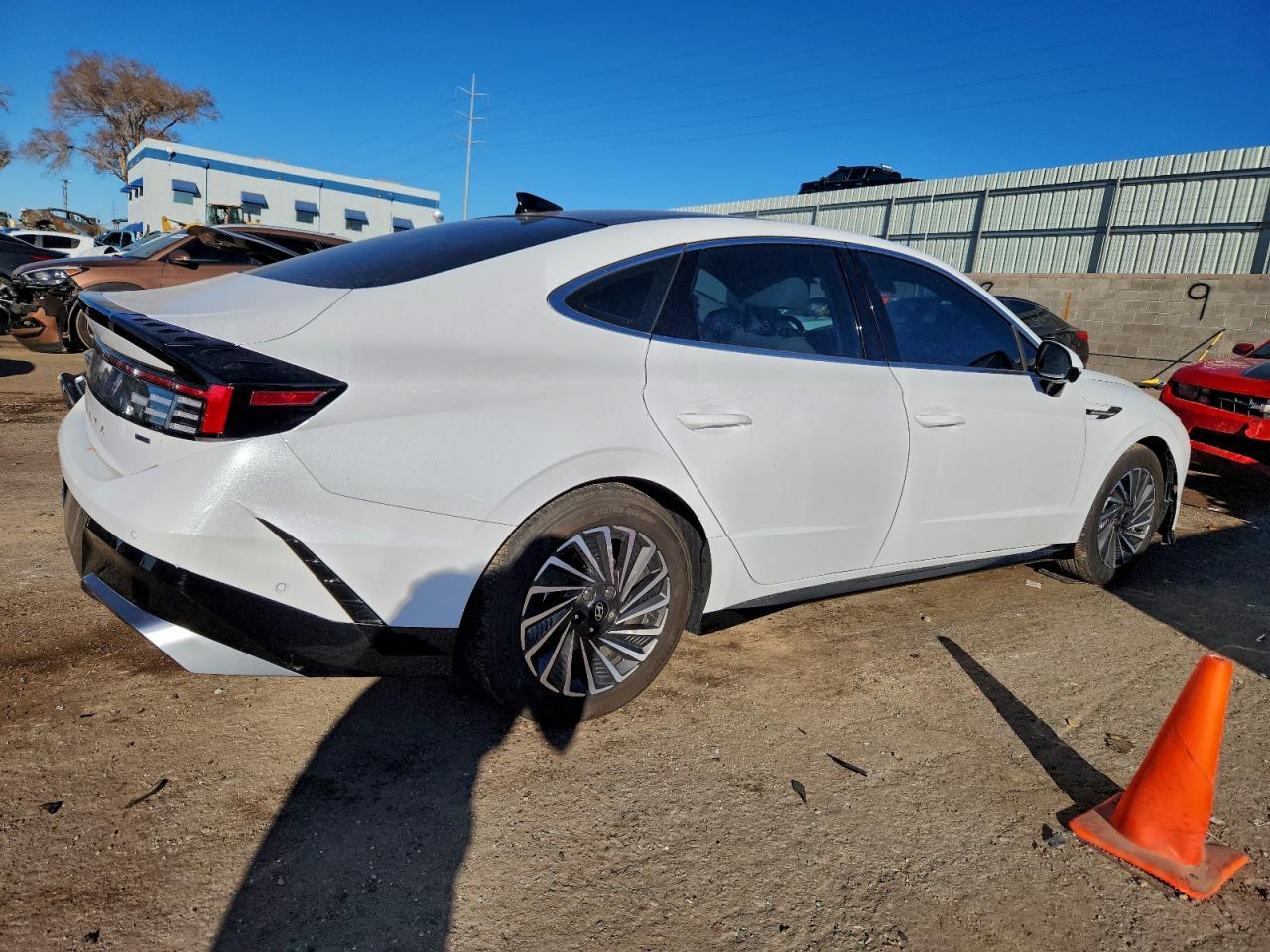 2025 HYUNDAI SONATA HYBRID photo 5