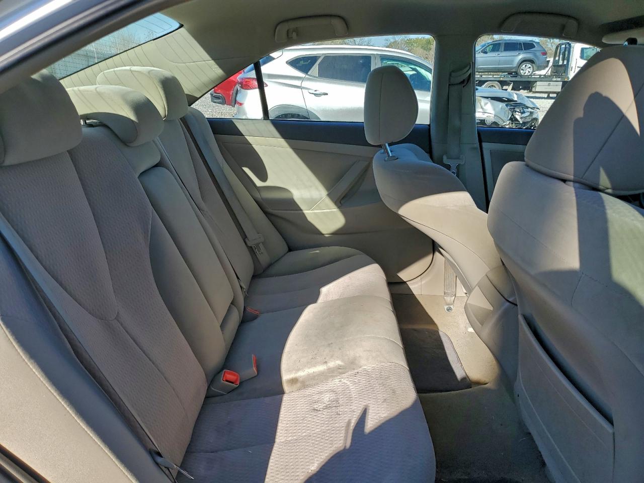 2011 TOYOTA CAMRY LE photo 19