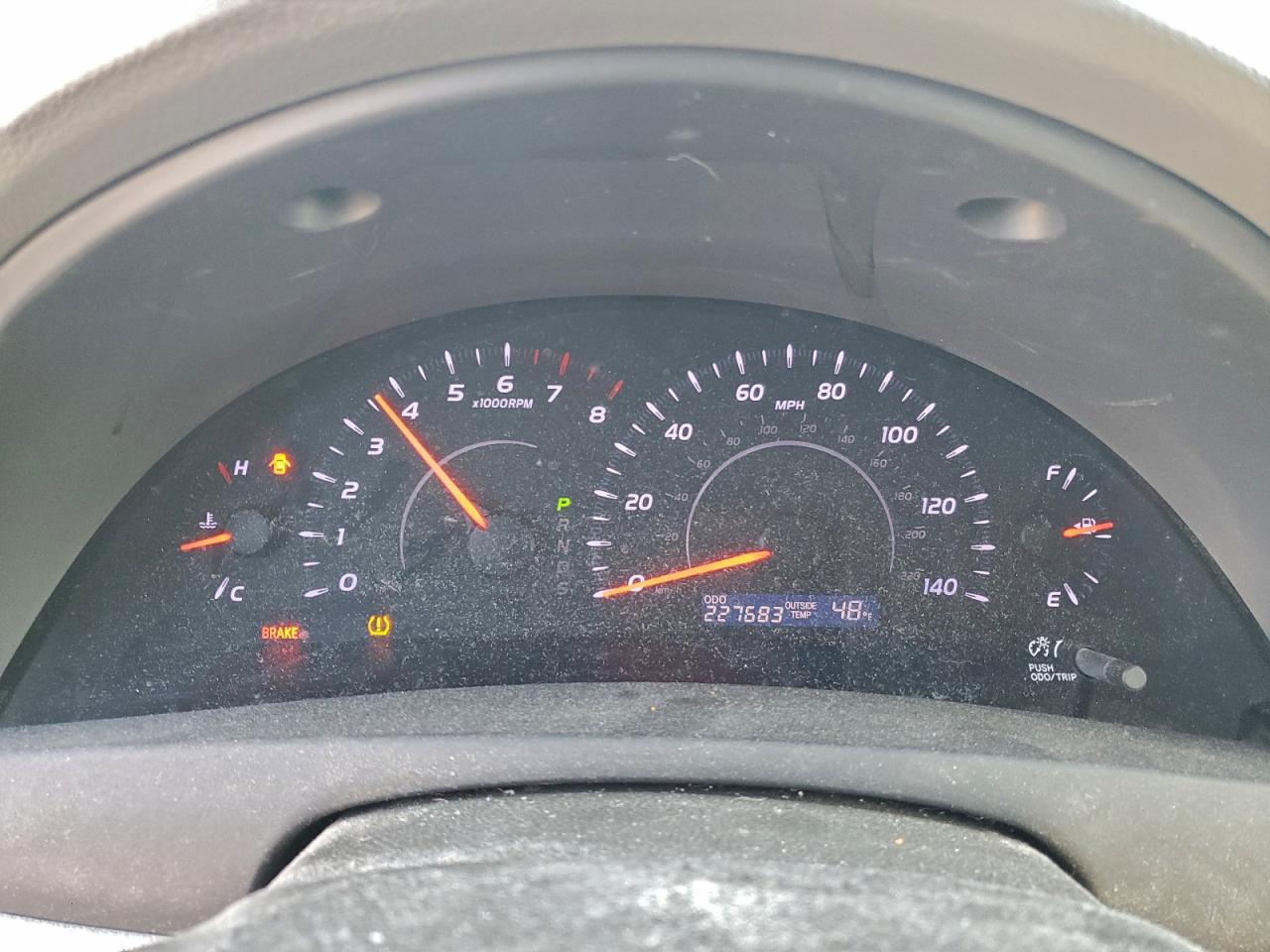 2011 TOYOTA CAMRY LE photo 17