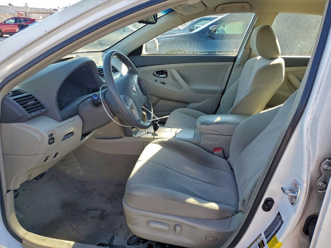 2011 TOYOTA CAMRY LE photo 13