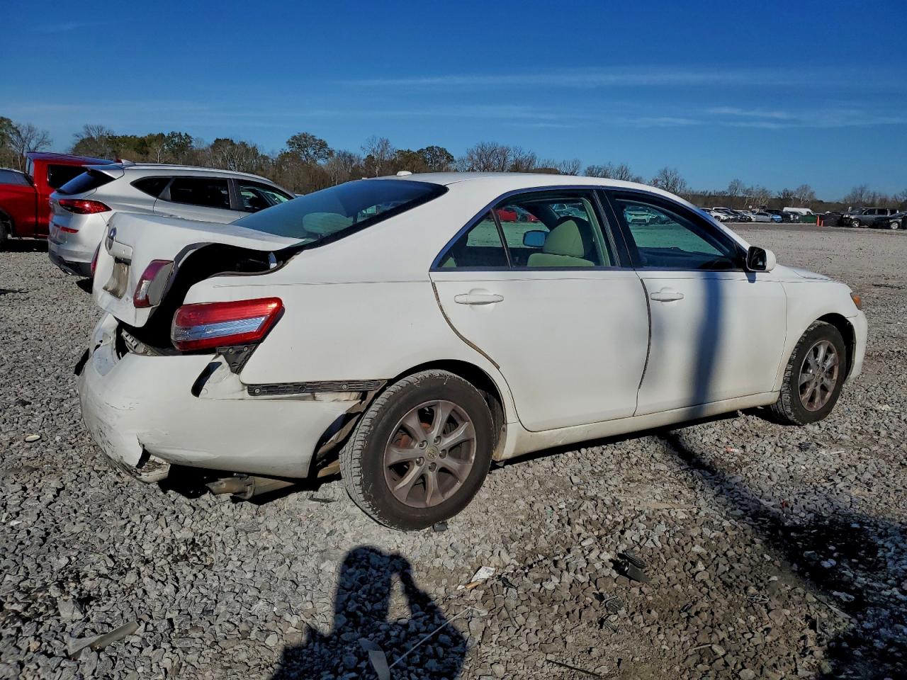 2011 TOYOTA CAMRY LE photo 5