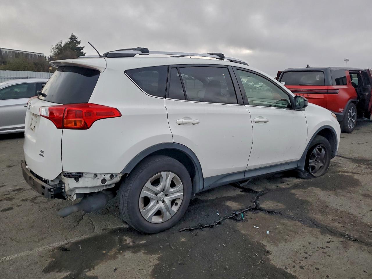 2013 TOYOTA RAV4 LE photo 3