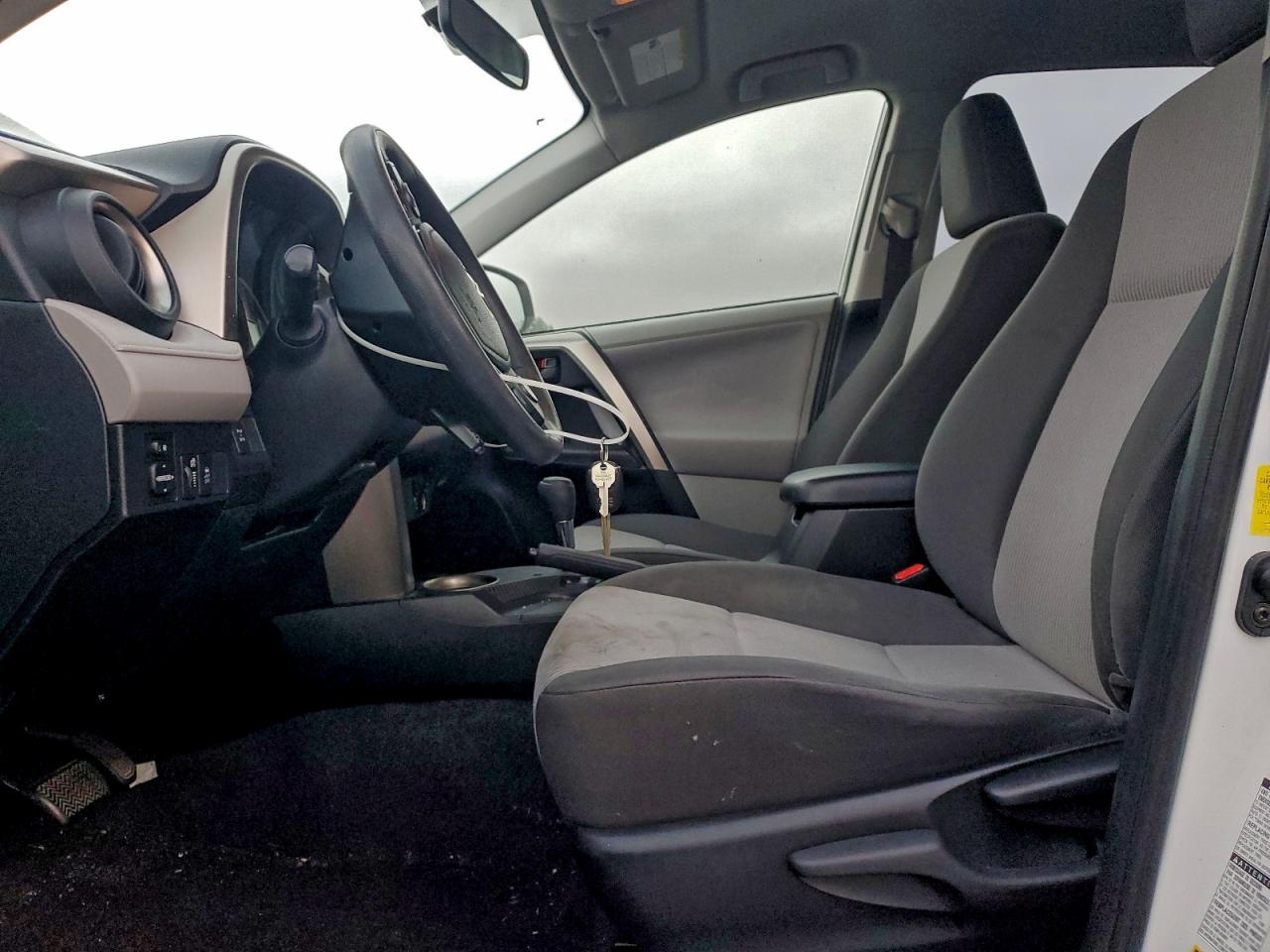 2013 TOYOTA RAV4 LE photo 7