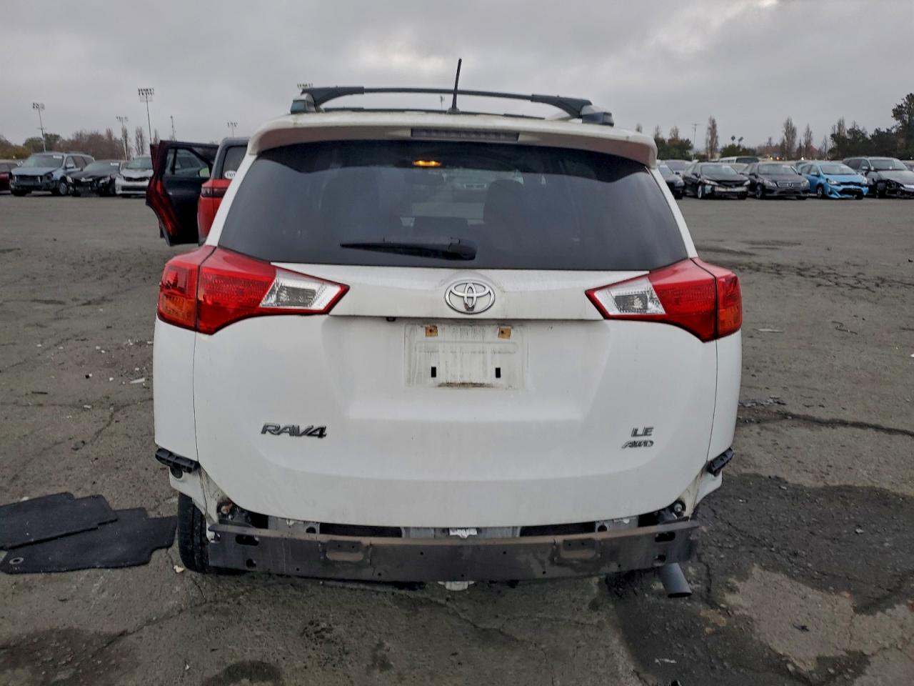 2013 TOYOTA RAV4 LE photo 6