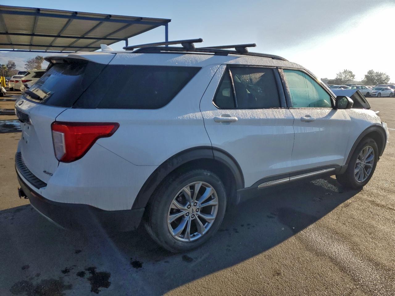 2021 FORD EXPLORER XLT photo 3