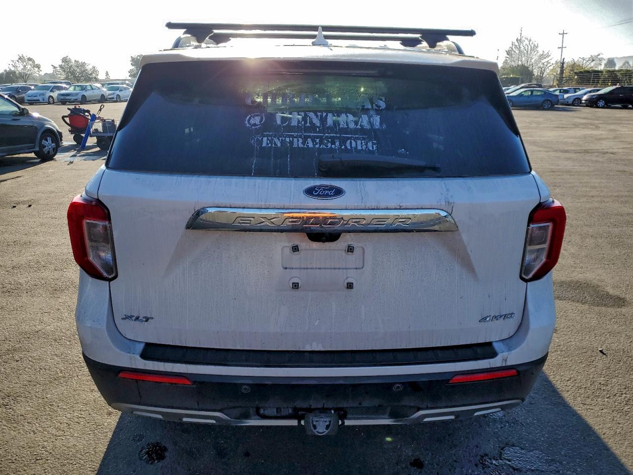 2021 FORD EXPLORER XLT photo 6