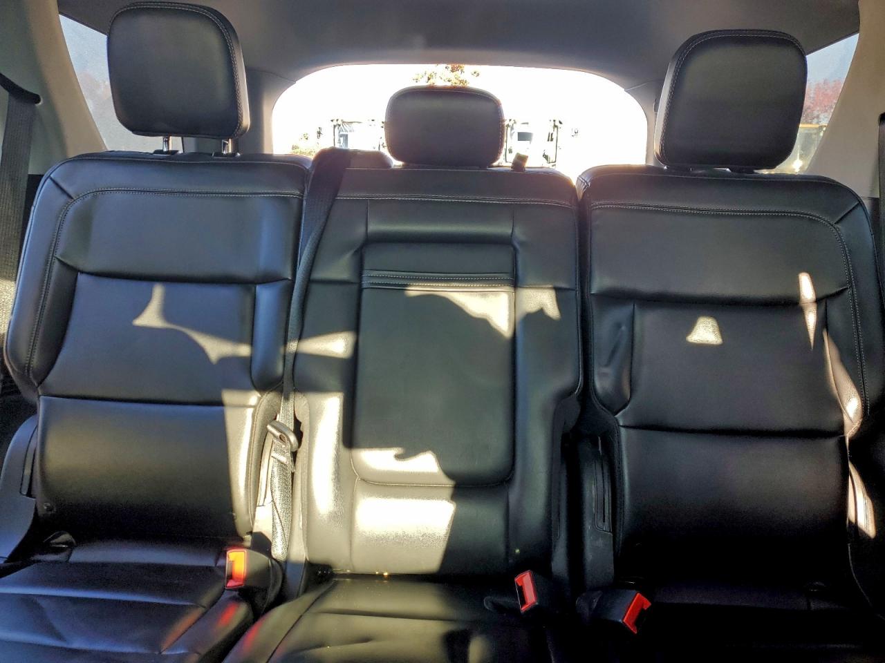 2021 FORD EXPLORER XLT photo 10