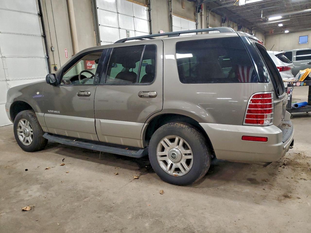 2002 MERCURY MOUNTAINEER photo 4