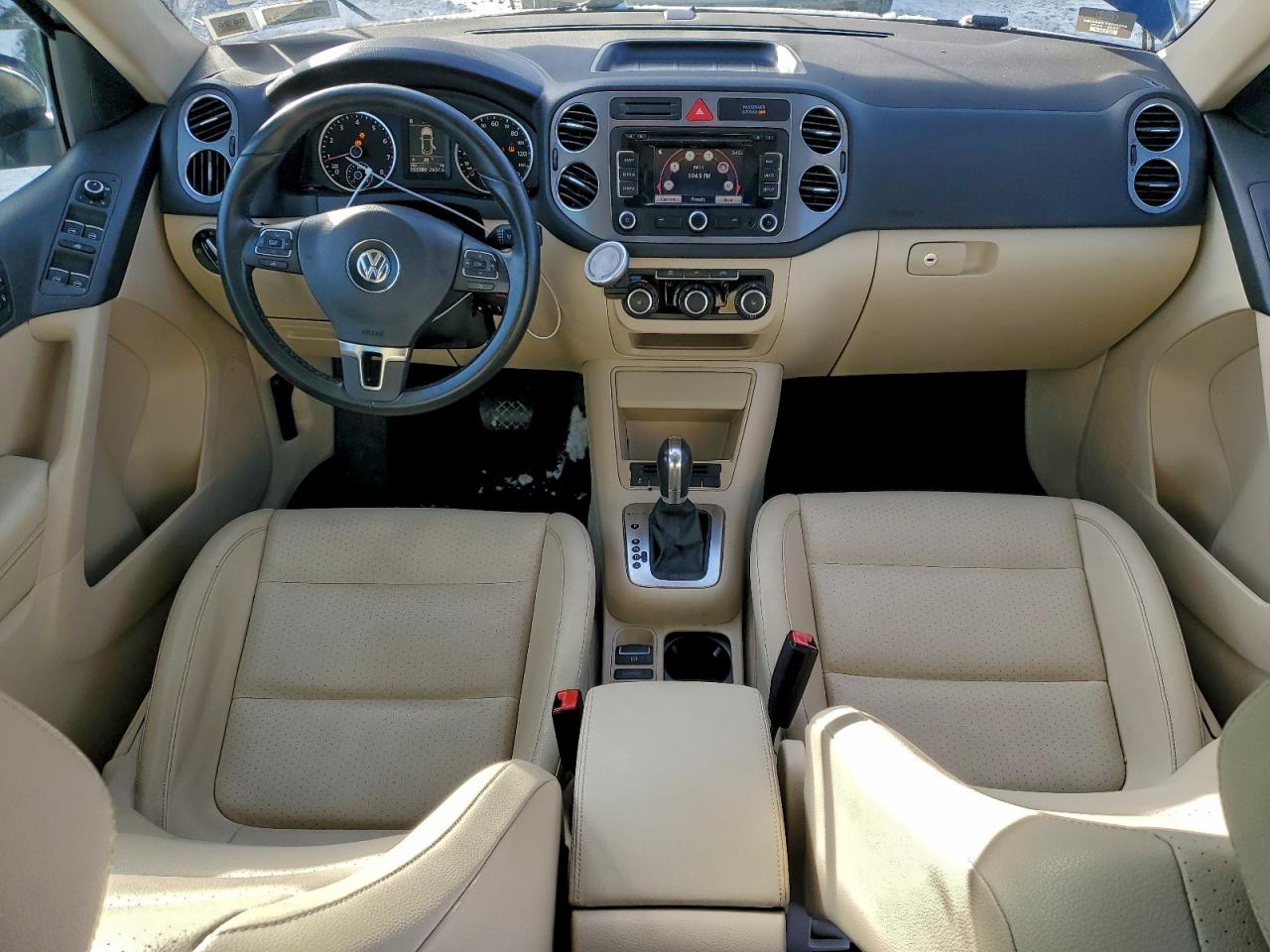 2011 VOLKSWAGEN TIGUAN S photo 22