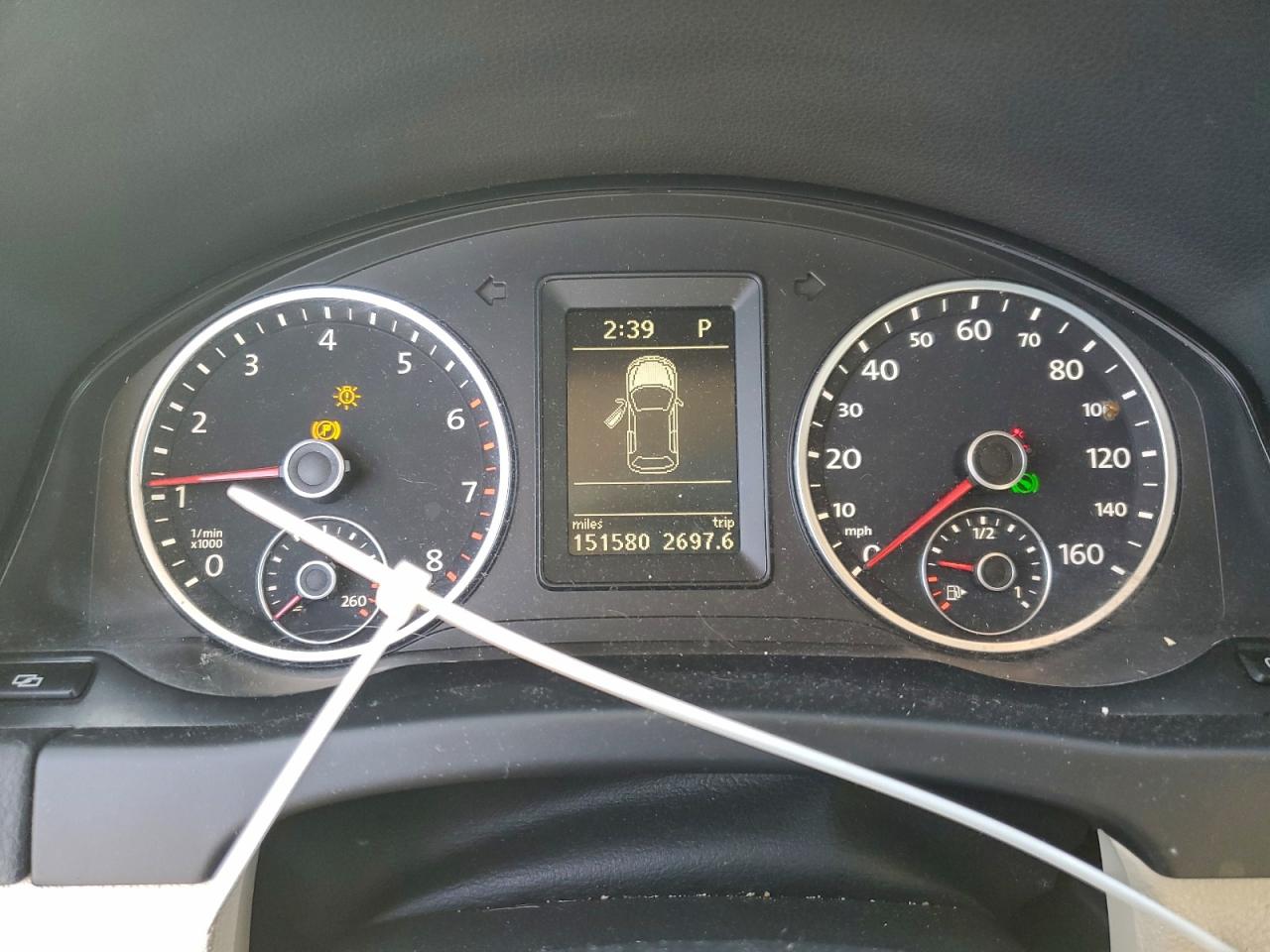 2011 VOLKSWAGEN TIGUAN S photo 25