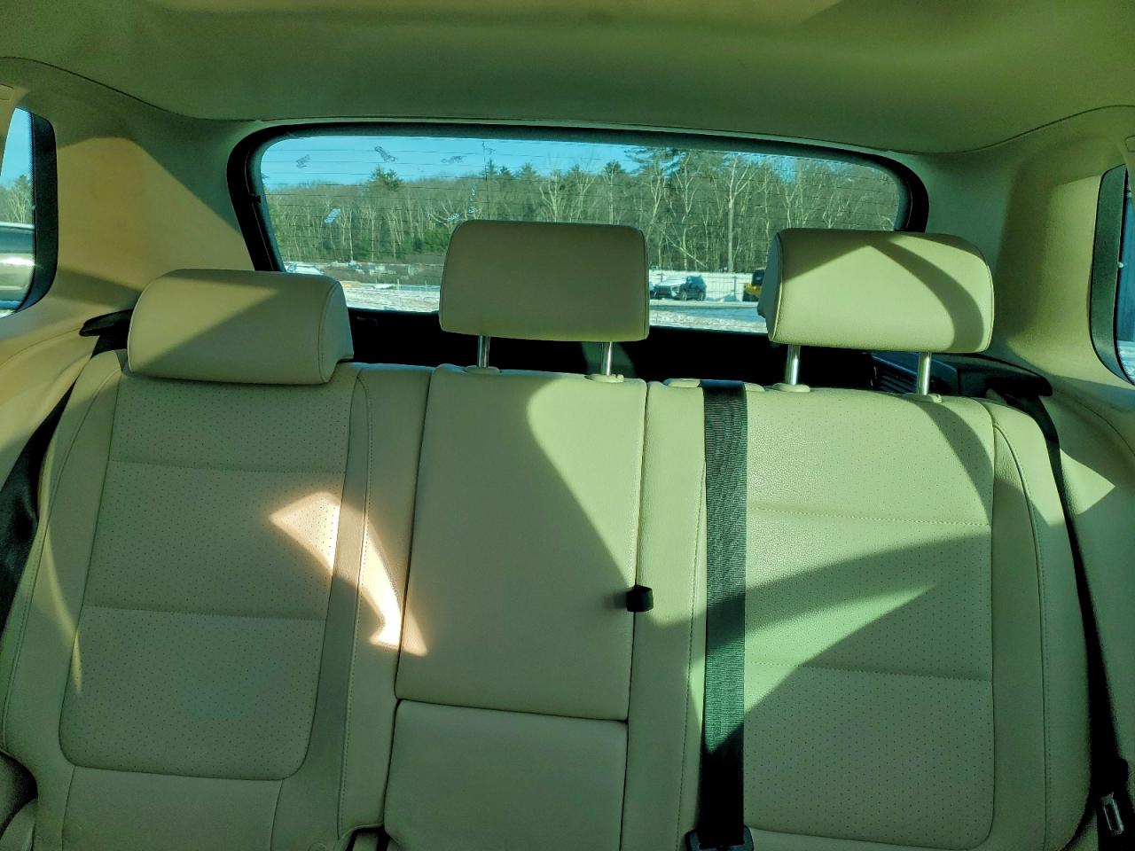 2011 VOLKSWAGEN TIGUAN S photo 28
