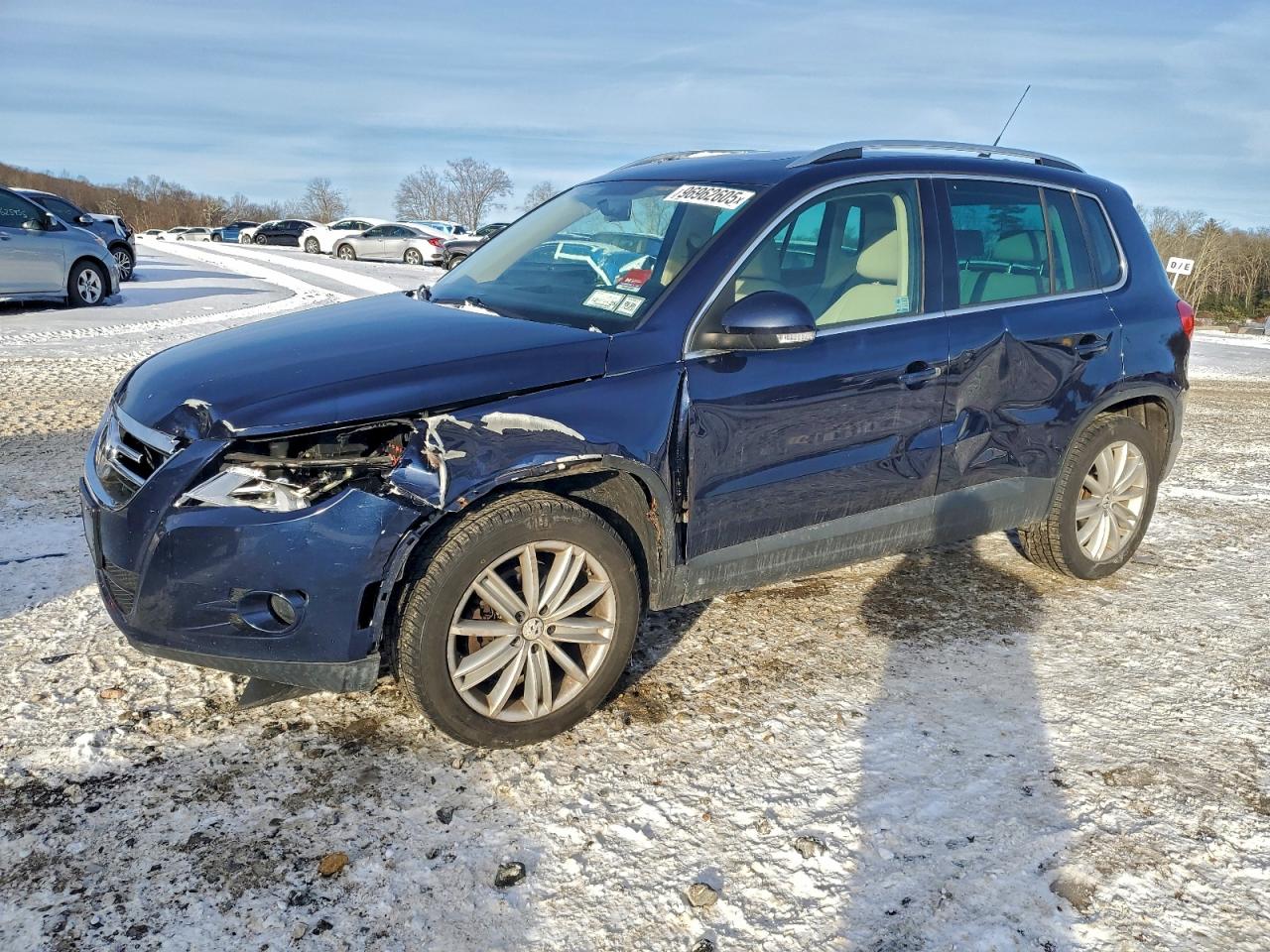 2011 VOLKSWAGEN TIGUAN