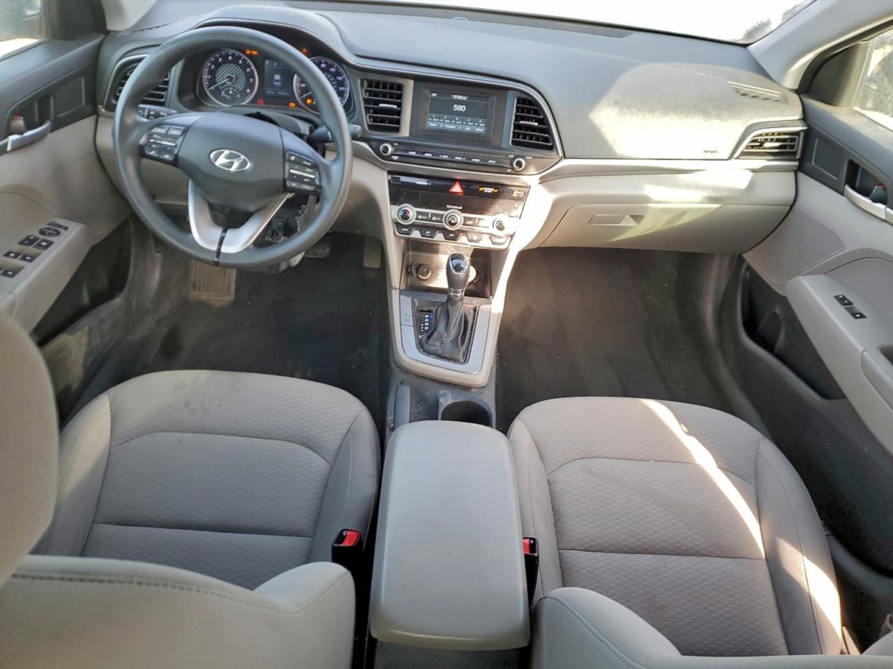 2020 HYUNDAI ELANTRA SE photo 8