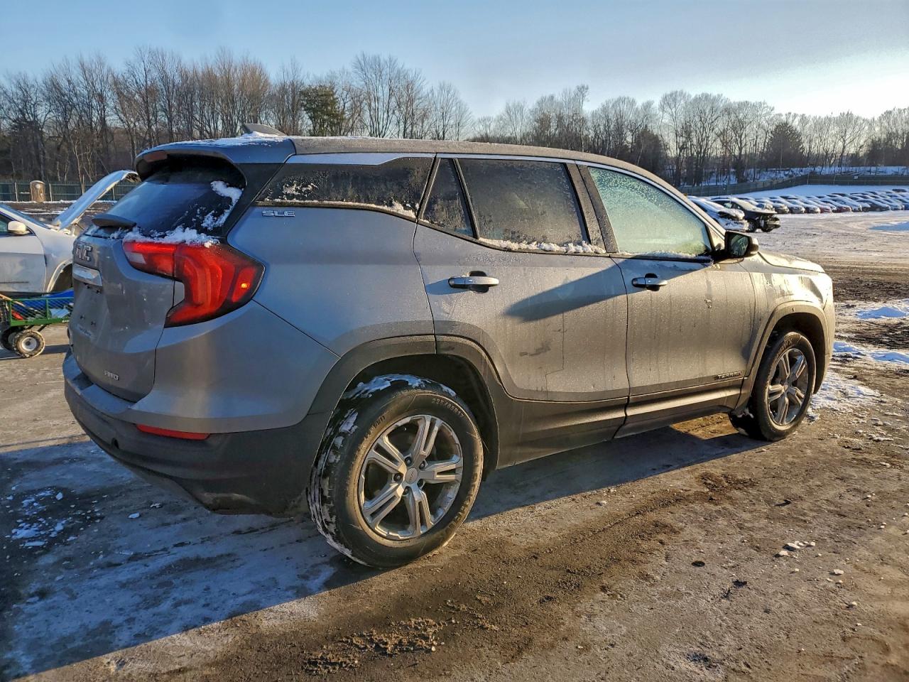 2019 GMC TERRAIN SLE photo 3