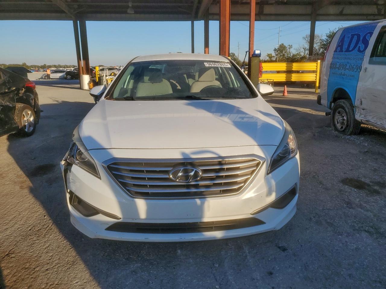 2017 HYUNDAI SONATA SE photo 9