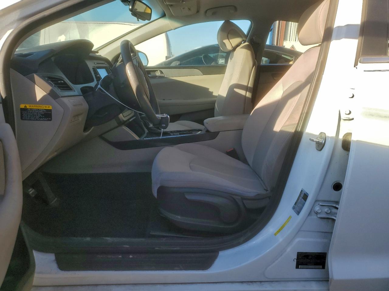 2017 HYUNDAI SONATA SE photo 13