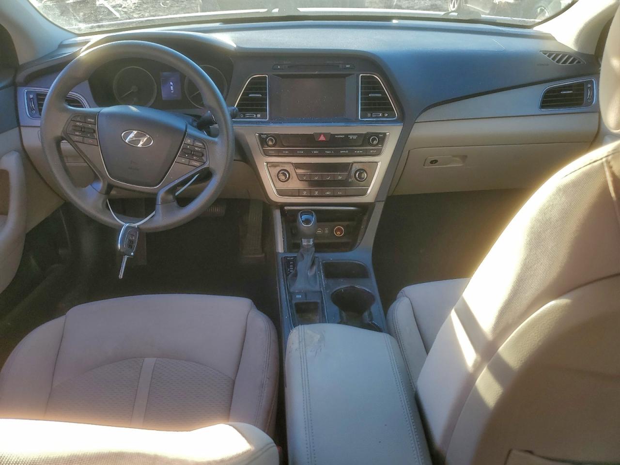 2017 HYUNDAI SONATA SE photo 15