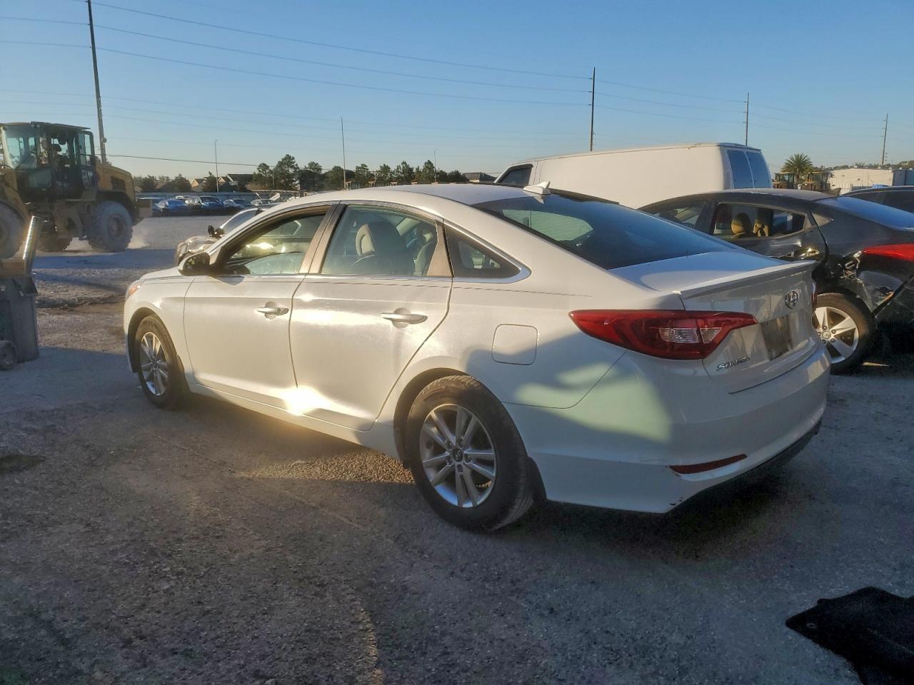 2017 HYUNDAI SONATA SE photo 3